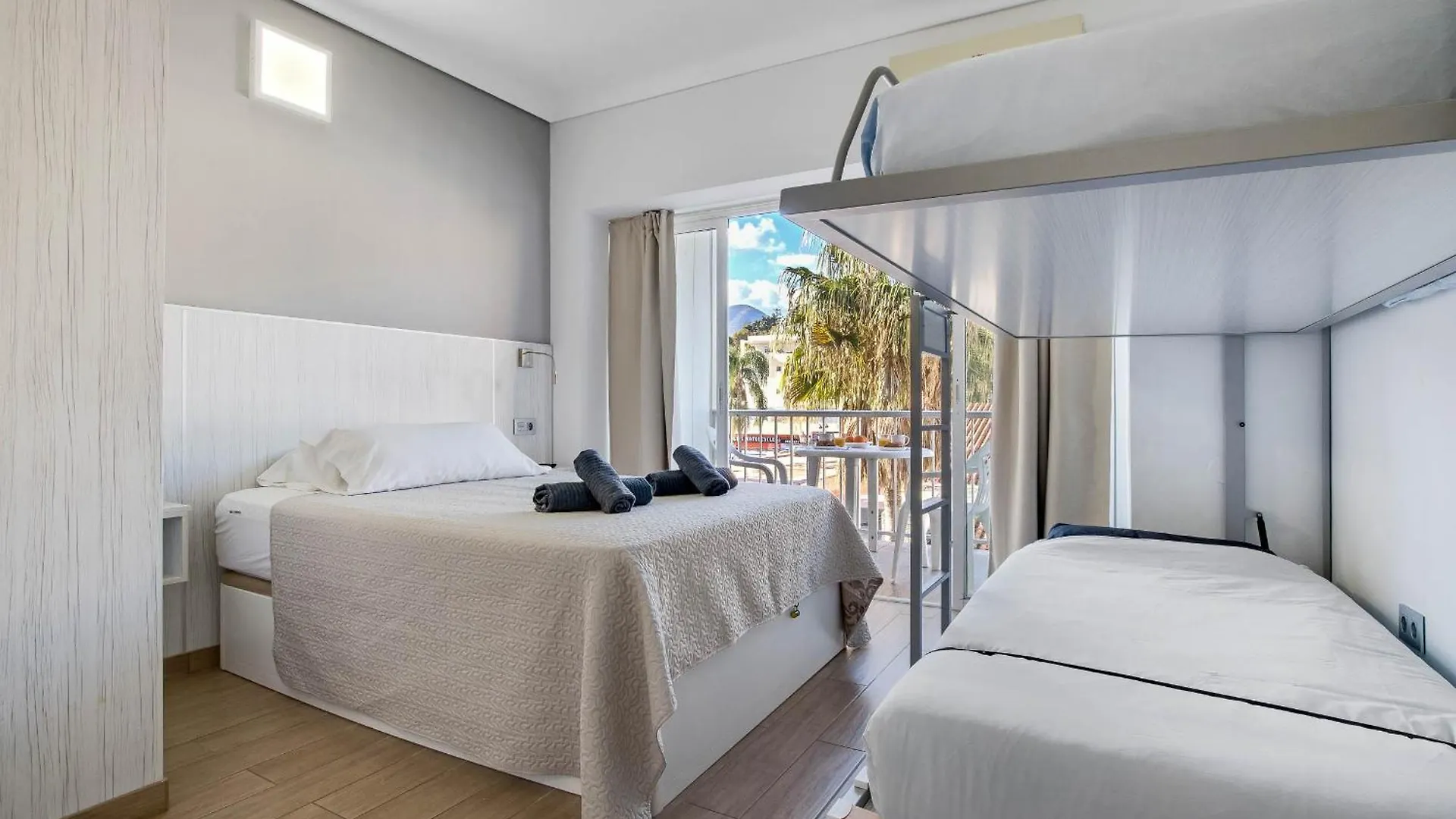 Carihuela Palace 419 By Ivi Real Estate Torremolinos Apartment